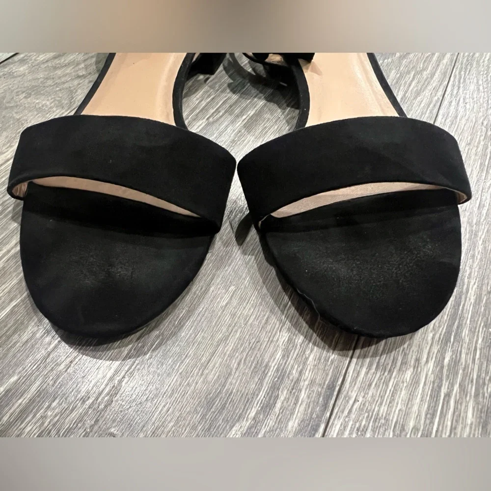 A New Day Small Block Heel Black Faux Suede Ankle Strap Sandals in Black. 8.5